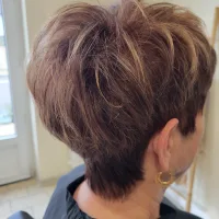 Forfait Femme - Shampooing coupe brusch court - Les ciseaux d'elodie à Couffy