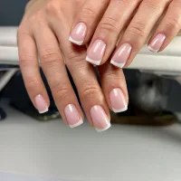 Soins des mains - French - InnaNails à Ferney-Voltaire